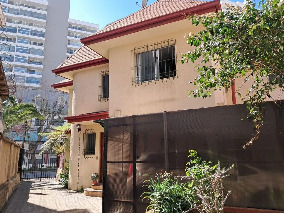 Casa en Viña del Mar, 5D, 4B, 1E, $ 1.800.000